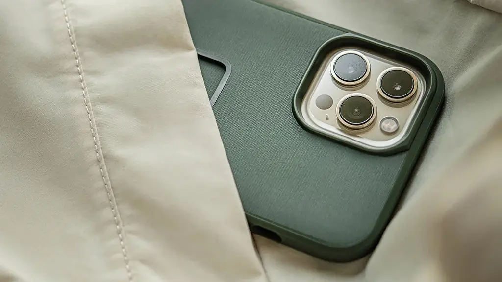 How to Clean MagSafe Case How to Clean MagSafe Case Based on Material