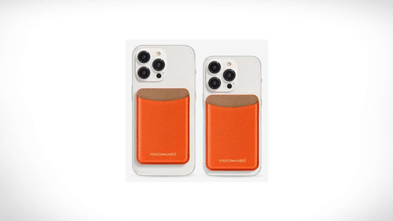 Luxe MagSafe Leather Wallets to Store Your Cards in Style